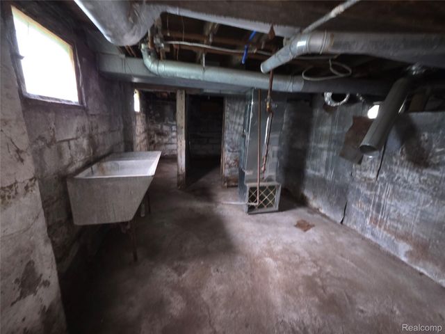2917 McClellan Street, Detroit, MI 48214