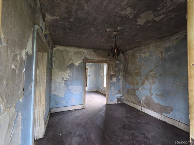 2917 McClellan Street, Detroit, MI 48214
