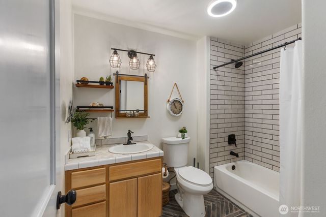 11700 198th Ave SE, Issaquah, WA 98027