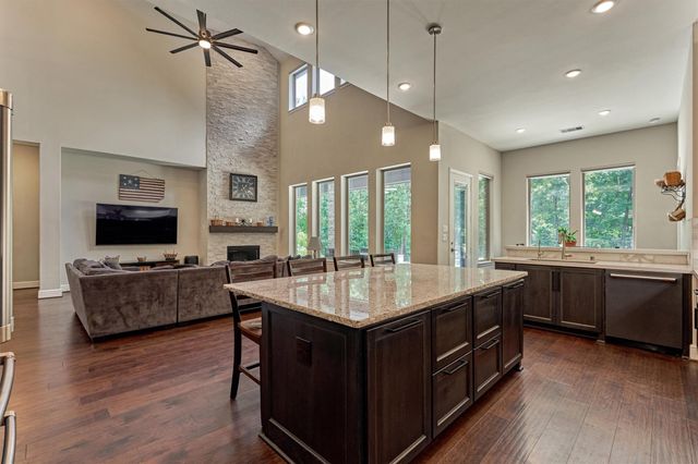 16707 Stonecrest Drive, Conroe, TX 77302