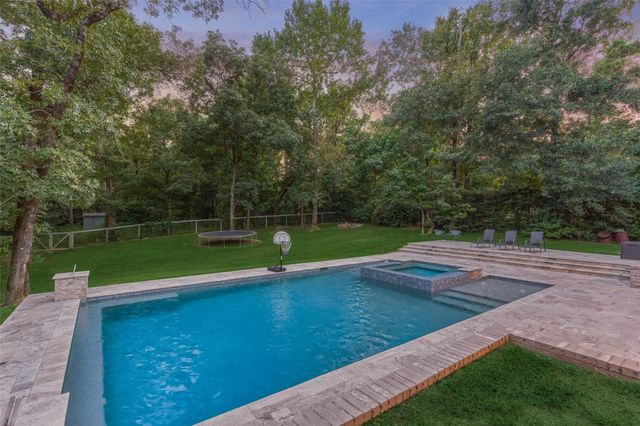 16707 Stonecrest Drive, Conroe, TX 77302