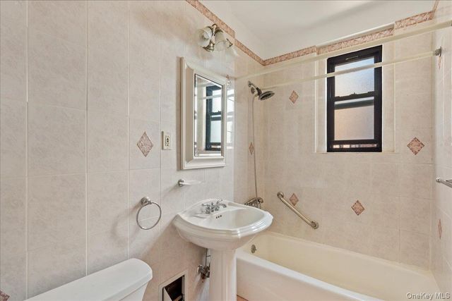 85-11 Lefferts Boulevard 5A, Kew Gardens, NY 11415