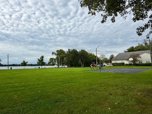 5024 Spring Road, Mchenry, IL 60050