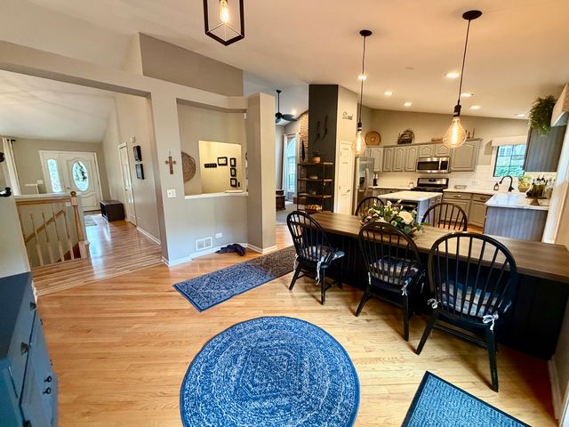 5024 Spring Road, Mchenry, IL 60050