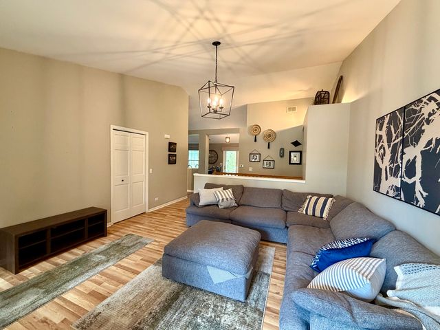 5024 Spring Road, Mchenry, IL 60050