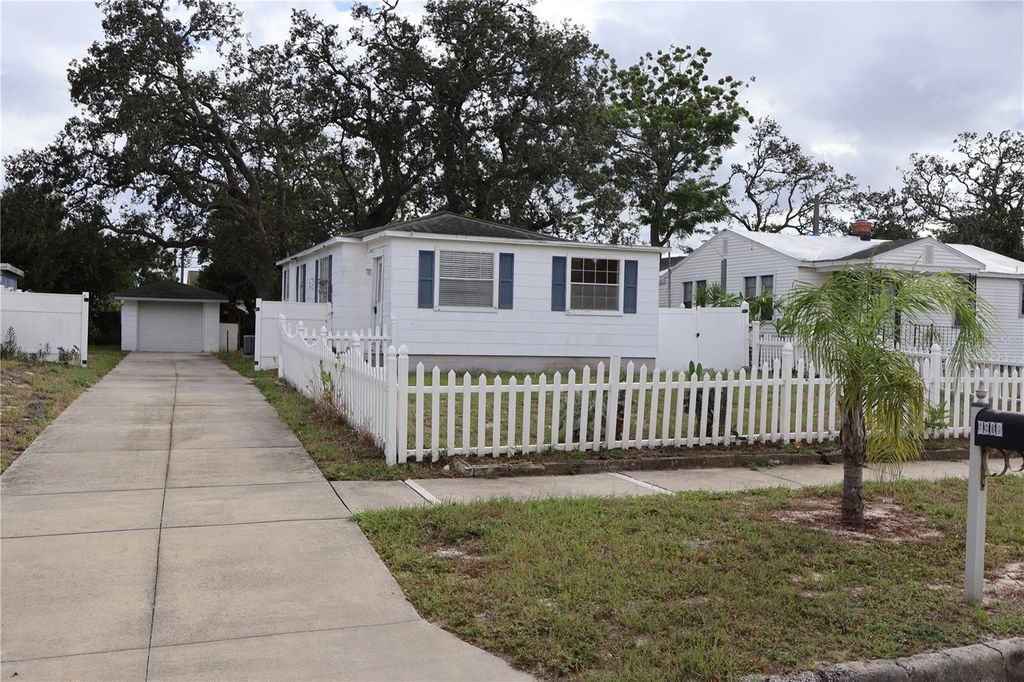3908 W NORTH B STREET, Tampa, FL 33609