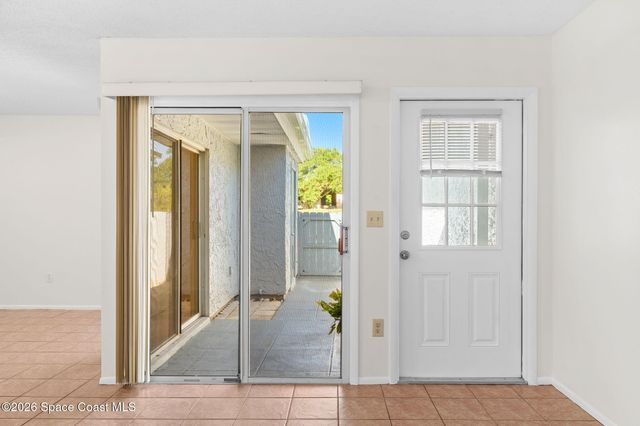 1430 Malibu Circle NE 111, Palm Bay, FL 32905