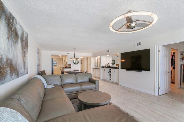 2900 GULF BOULEVARD 202, Belleair Beach, FL 33786