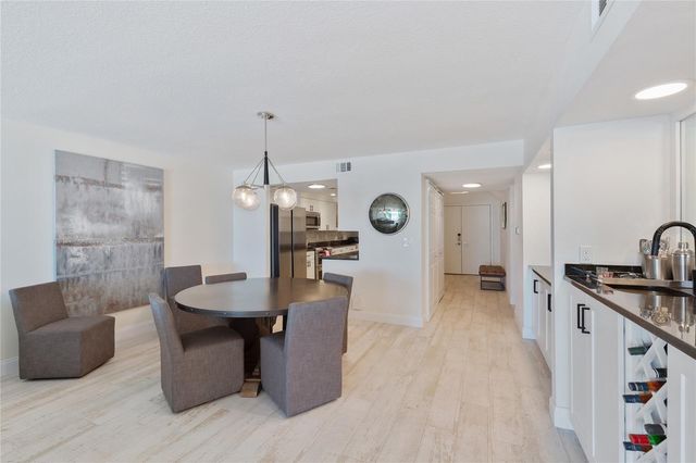 2900 GULF BOULEVARD 202, Belleair Beach, FL 33786