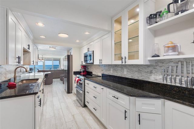 2900 GULF BOULEVARD 202, Belleair Beach, FL 33786