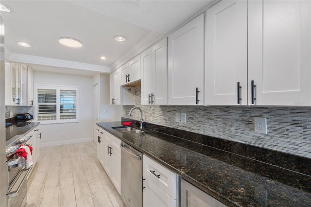 2900 GULF BOULEVARD 202, Belleair Beach, FL 33786