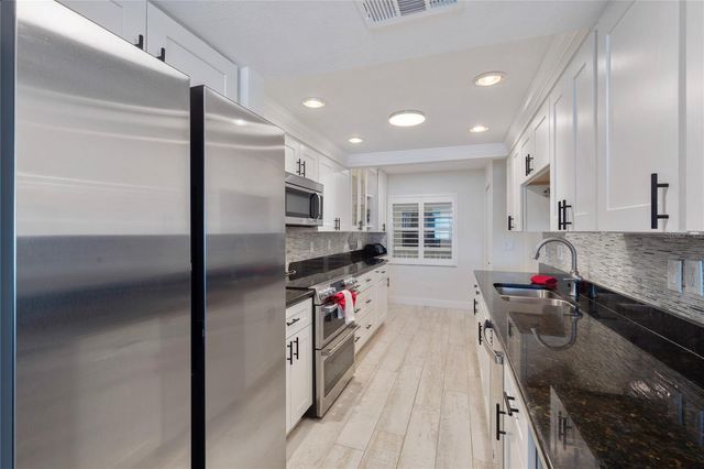 2900 GULF BOULEVARD 202, Belleair Beach, FL 33786