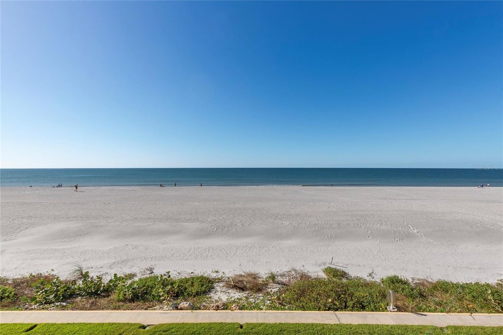 2900 GULF BOULEVARD 202, Belleair Beach, FL 33786