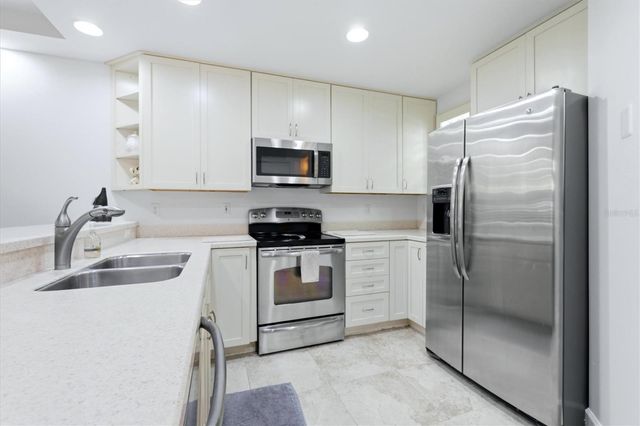 3803 54TH DRIVE W 103, Bradenton, FL 34210