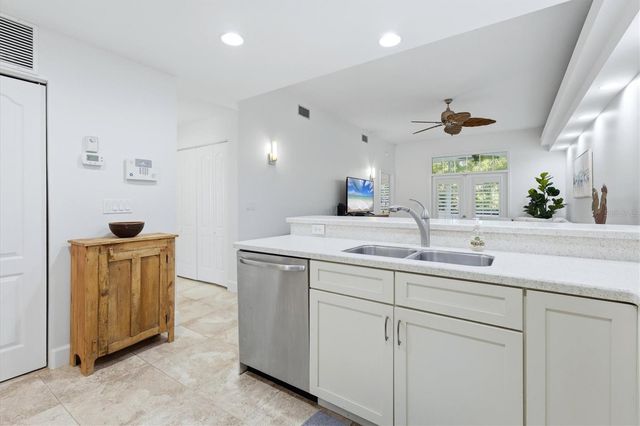 3803 54TH DRIVE W 103, Bradenton, FL 34210