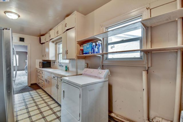 3350 Brookdale Avenue, Oakland, CA 94602