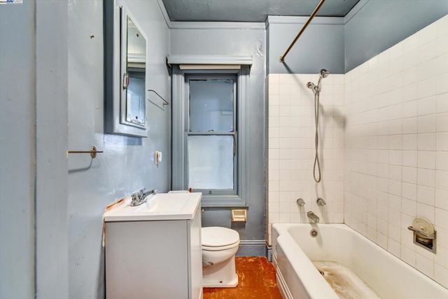 3350 Brookdale Avenue, Oakland, CA 94602