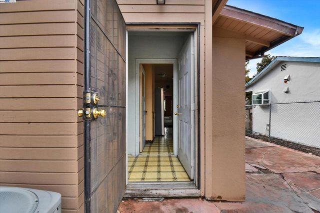 3350 Brookdale Avenue, Oakland, CA 94602