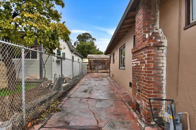 3350 Brookdale Avenue, Oakland, CA 94602