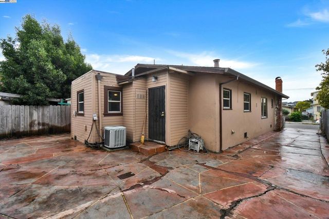 3350 Brookdale Avenue, Oakland, CA 94602