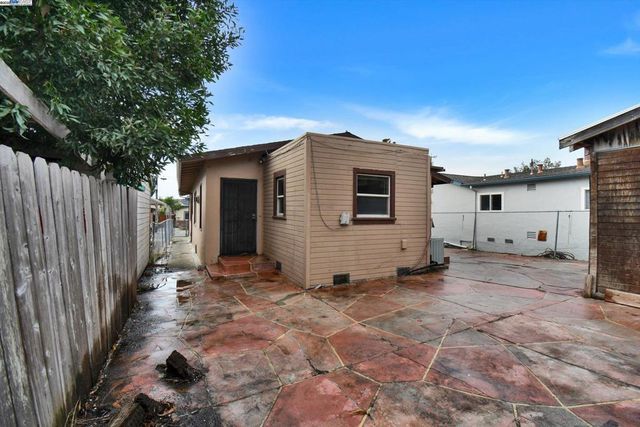 3350 Brookdale Avenue, Oakland, CA 94602