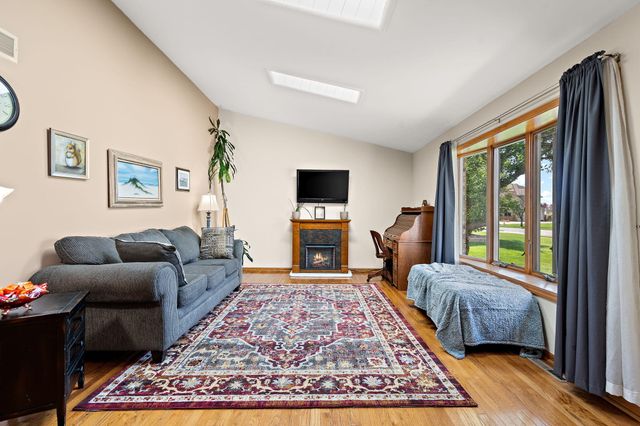 7531 E 106th Avenue, Crown Point, IN 46307