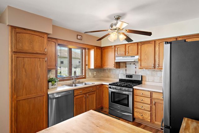 7531 E 106th Avenue, Crown Point, IN 46307
