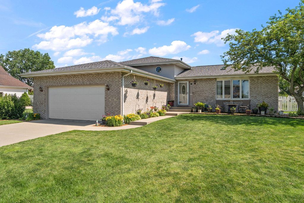 7531 E 106th Avenue, Crown Point, IN 46307
