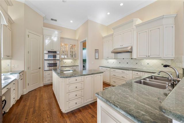 2640 BELLERIVE DRIVE, Lakeland, FL 33803