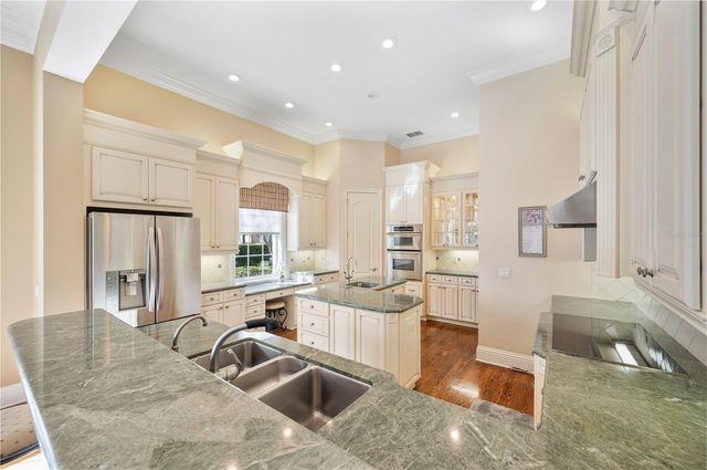 2640 BELLERIVE DRIVE, Lakeland, FL 33803