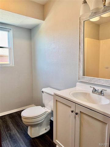 344 Douglas Avenue B, Mascoutah, IL 62258