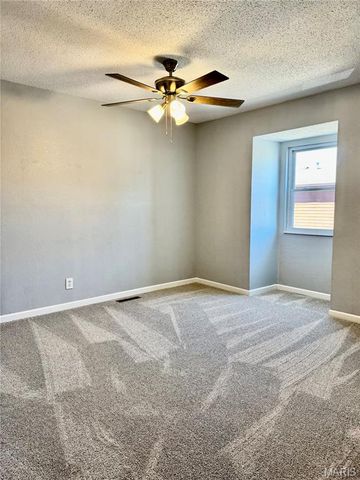 344 Douglas Avenue B, Mascoutah, IL 62258