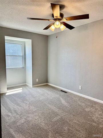 344 Douglas Avenue B, Mascoutah, IL 62258