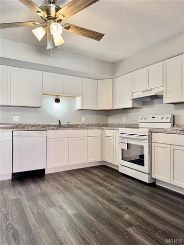 344 Douglas Avenue B, Mascoutah, IL 62258