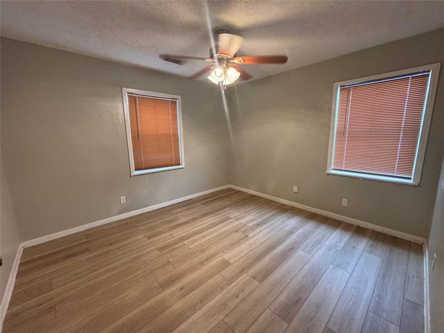 5501 Menard Avenue, Galveston, TX 77551