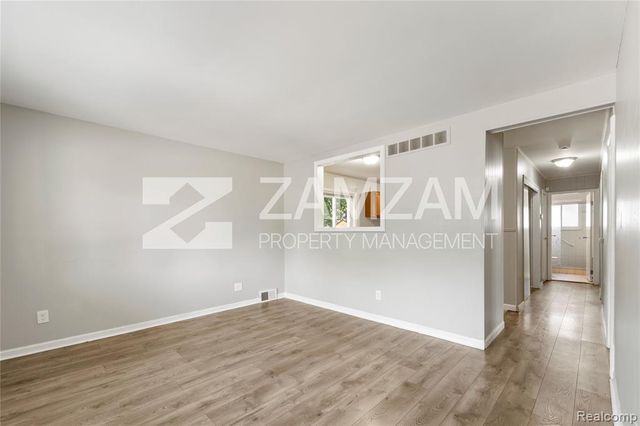 8233 Stephens, Center Line, MI 48015