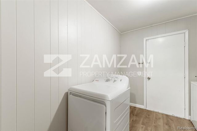 8233 Stephens, Center Line, MI 48015