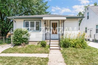 8233 Stephens, Center Line, MI 48015