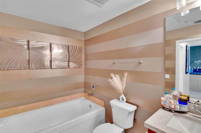 79 SW 12th St 1605, Miami, FL 33130