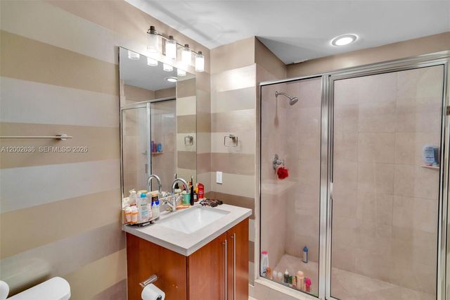 79 SW 12th St 1605, Miami, FL 33130