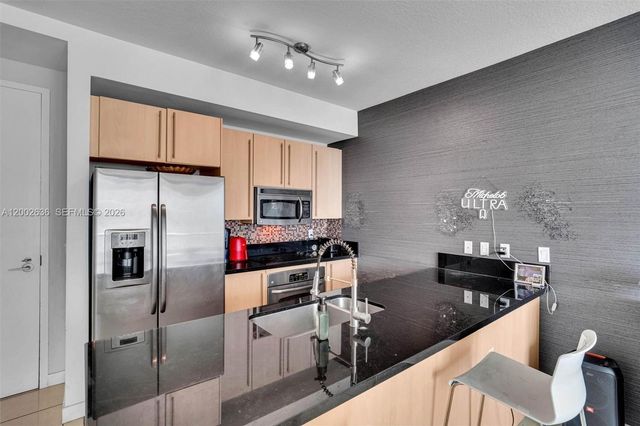 79 SW 12th St 1605, Miami, FL 33130