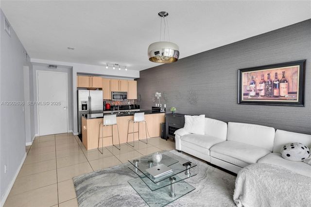 79 SW 12th St 1605, Miami, FL 33130