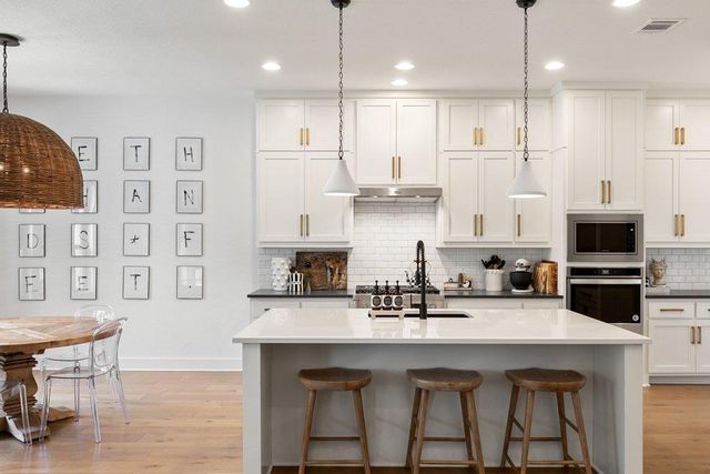 2324 High Lonesome, Leander, TX 78641