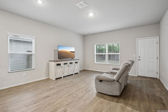 7706 Stud dr, Elmendorf, TX 78112