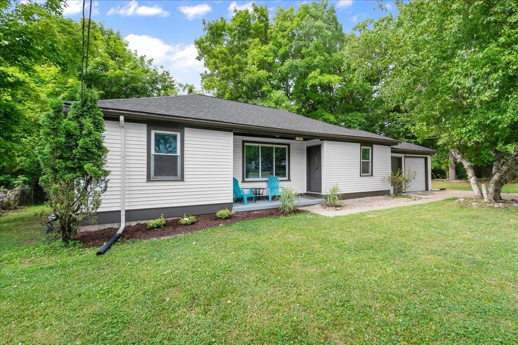 2610 32nd Street, Kentwood, MI 49512