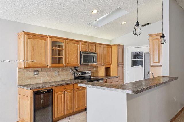 9700 SW 59th St, Cooper City, FL 33328