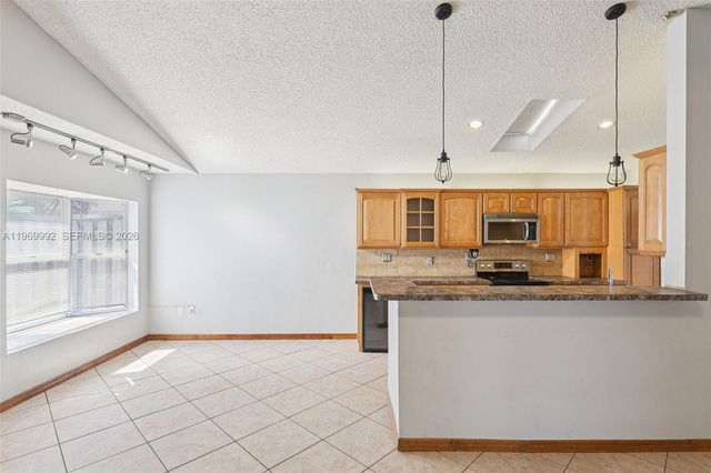 9700 SW 59th St, Cooper City, FL 33328