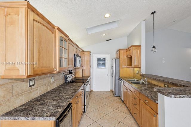 9700 SW 59th St, Cooper City, FL 33328