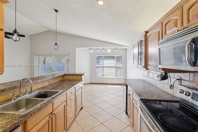 9700 SW 59th St, Cooper City, FL 33328