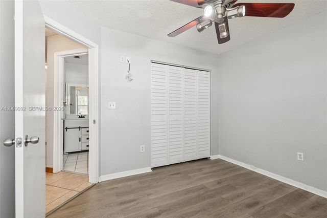 9700 SW 59th St, Cooper City, FL 33328